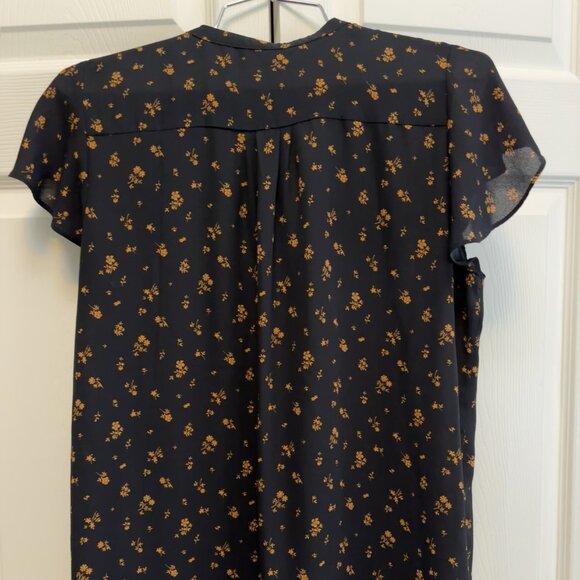 Women's H&M Size 4 Summer Blouse. - Picture 3 of 3